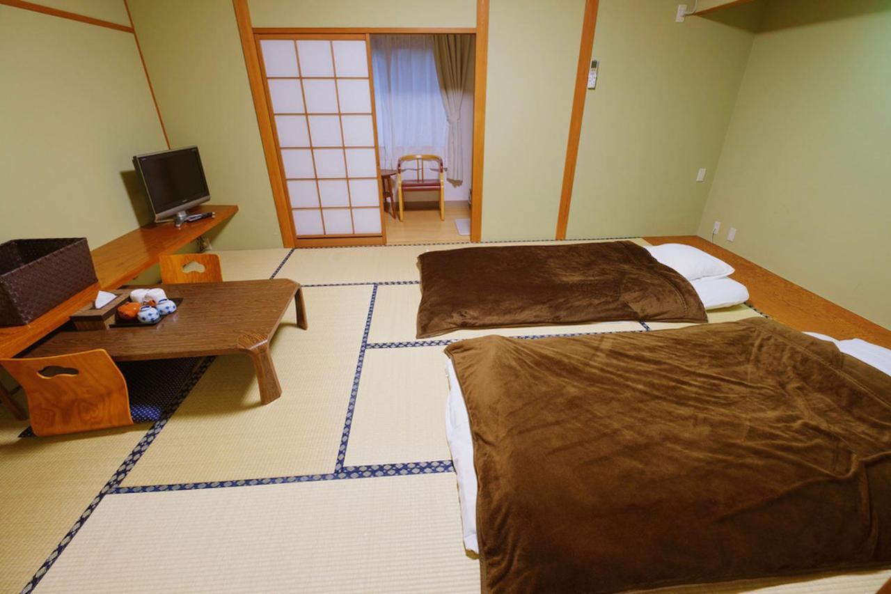 Fuji Hokin Kaikan Hotel Yamanakako Buitenkant foto